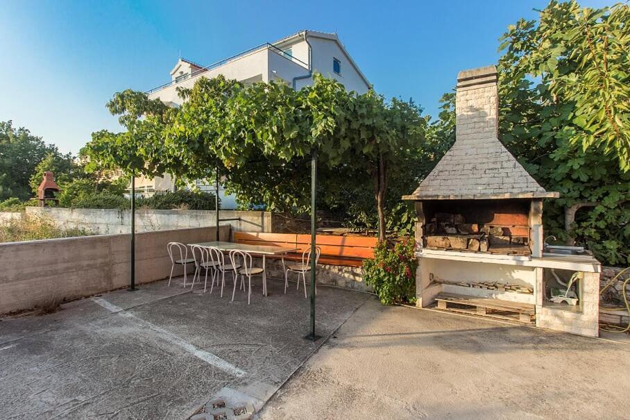 Apartments Tonimir Водице Екстер'єр фото