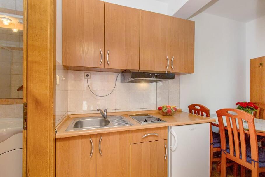 Apartments Tonimir Водице Екстер'єр фото