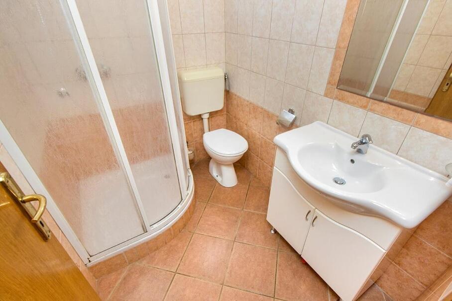 Apartments Tonimir Водице Екстер'єр фото