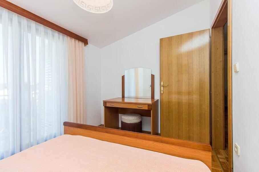 Apartments Tonimir Водице Екстер'єр фото