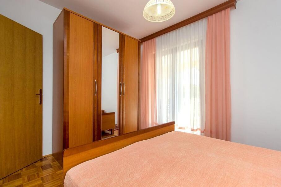 Apartments Tonimir Водице Екстер'єр фото